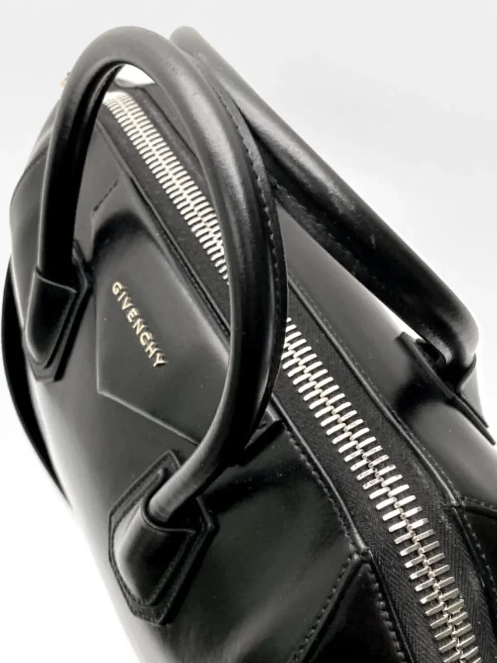 Givenchy Antigona - Medium - Black - Very good condition